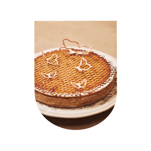 Monsieur Dior frangipane king's cake with Alsace wine